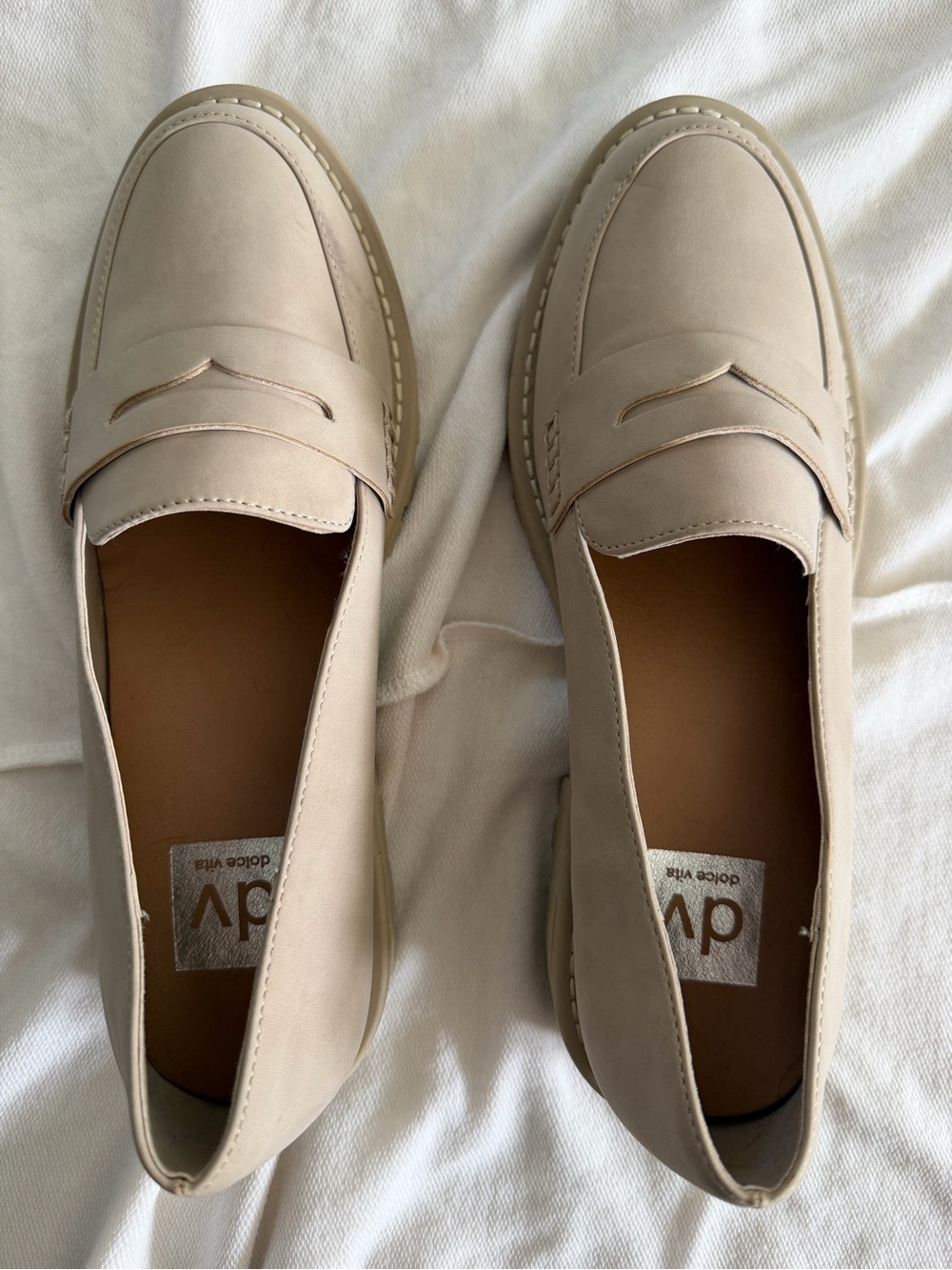 DV by Dolce Vita Catalina Women’s Loafers Size 8 Beige Cream Lug Sole Loafer